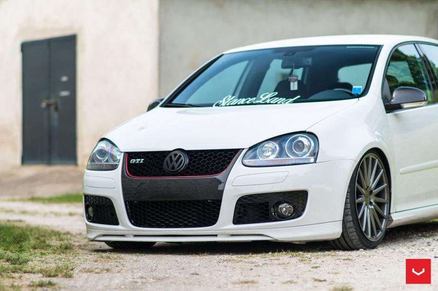 Детали экстерьера Volkswagen Golf GTI on Vossen Wheels (VFS2) 2017 года  (фото 20 из 28)